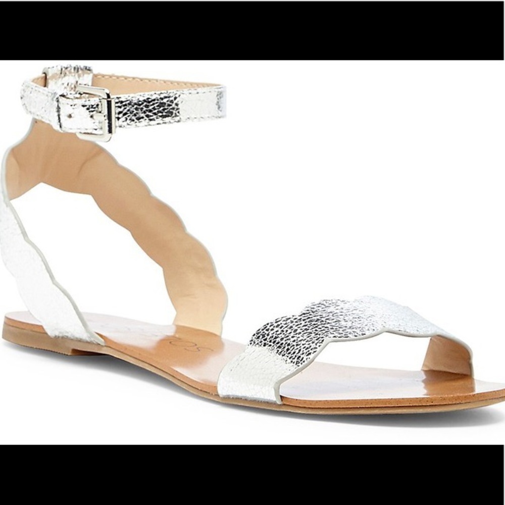 Women’s Odette Scalloped Flat Sandal
